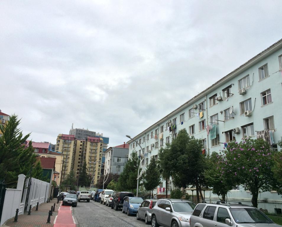 Apartment On Khinikadze 4 Батуми Екстериор снимка